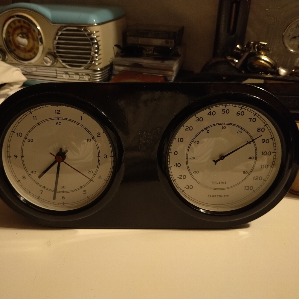 Clock - Picture 3 of 4